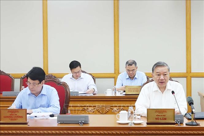 Tổng Bí thư Tô Lâm chủ trì cuộc họp cho ý kiến về tiến độ sắp xếp tổ chức bộ máy và đơn vị hành chính các cấp- Ảnh 1. Tổng Bí thư Tô Lâm chủ trì cuộc họp cho ý kiến về tiến độ sắp xếp tổ chức bộ máy và đơn vị hành chính các cấp- Ảnh 1.