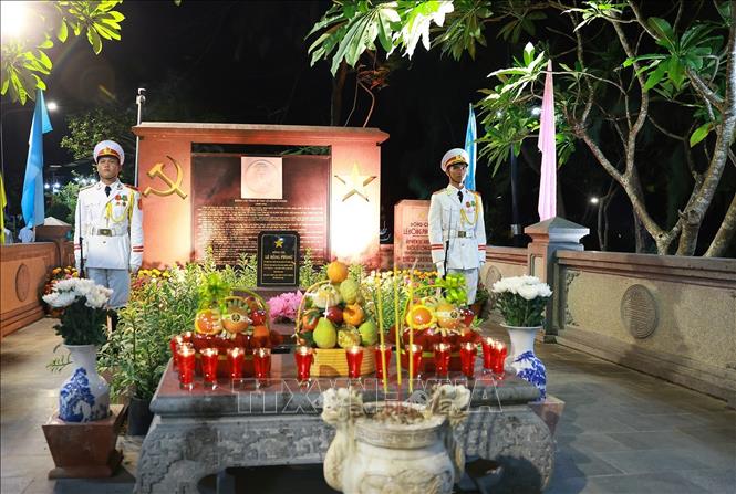 Thủ tướng dự Chương trình chính luận nghệ thuật 'Côn Đảo - Hùng ca ý chí Việt Nam'- Ảnh 12. Thủ tướng dự Chương trình chính luận nghệ thuật 'Côn Đảo - Hùng ca ý chí Việt Nam'- Ảnh 12.