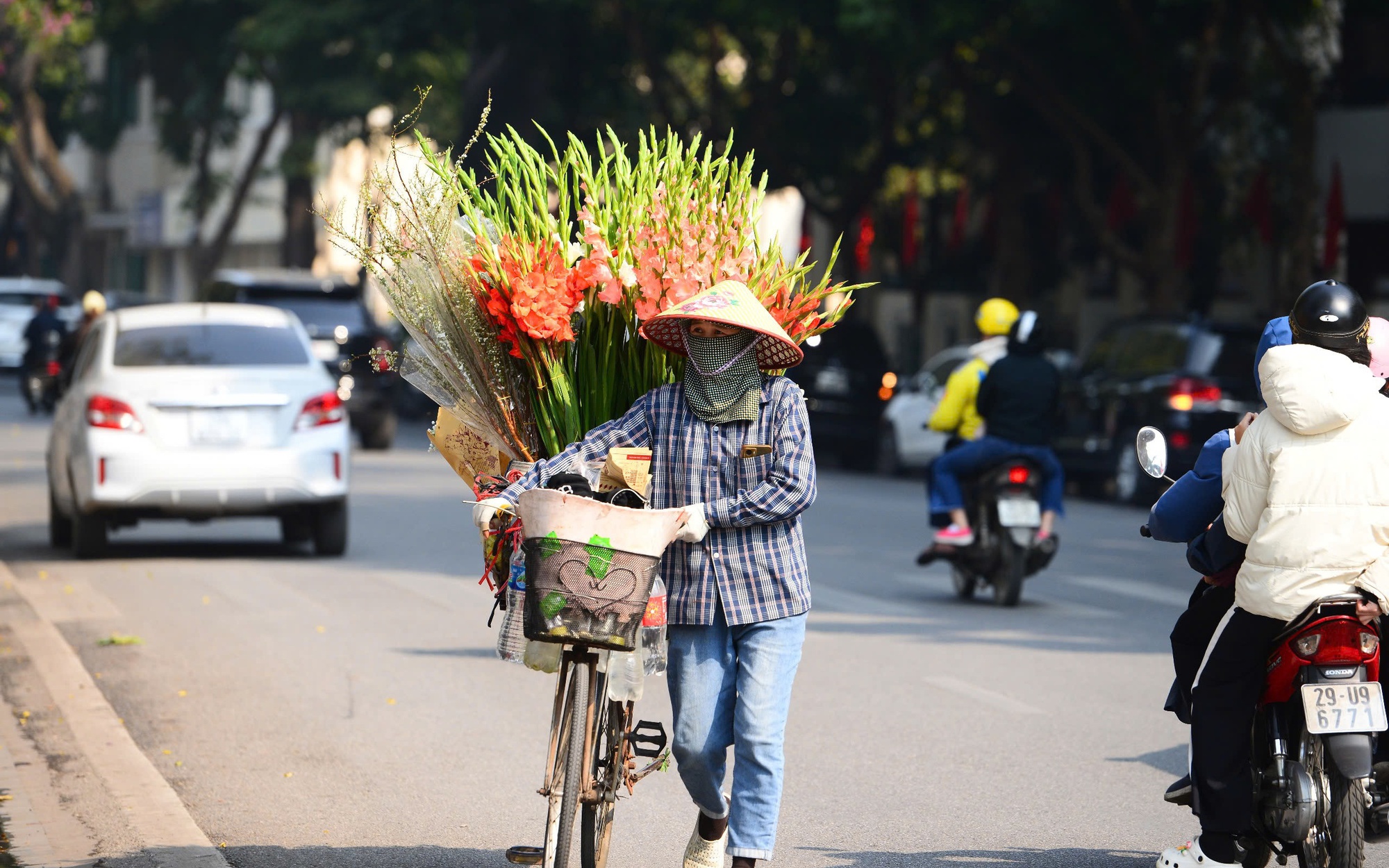 Ngày cuối của kỳ nghỉ lễ 30/4-1/5, miền Bắc nắng nóng cục bộ và mưa dông vào chiều tối