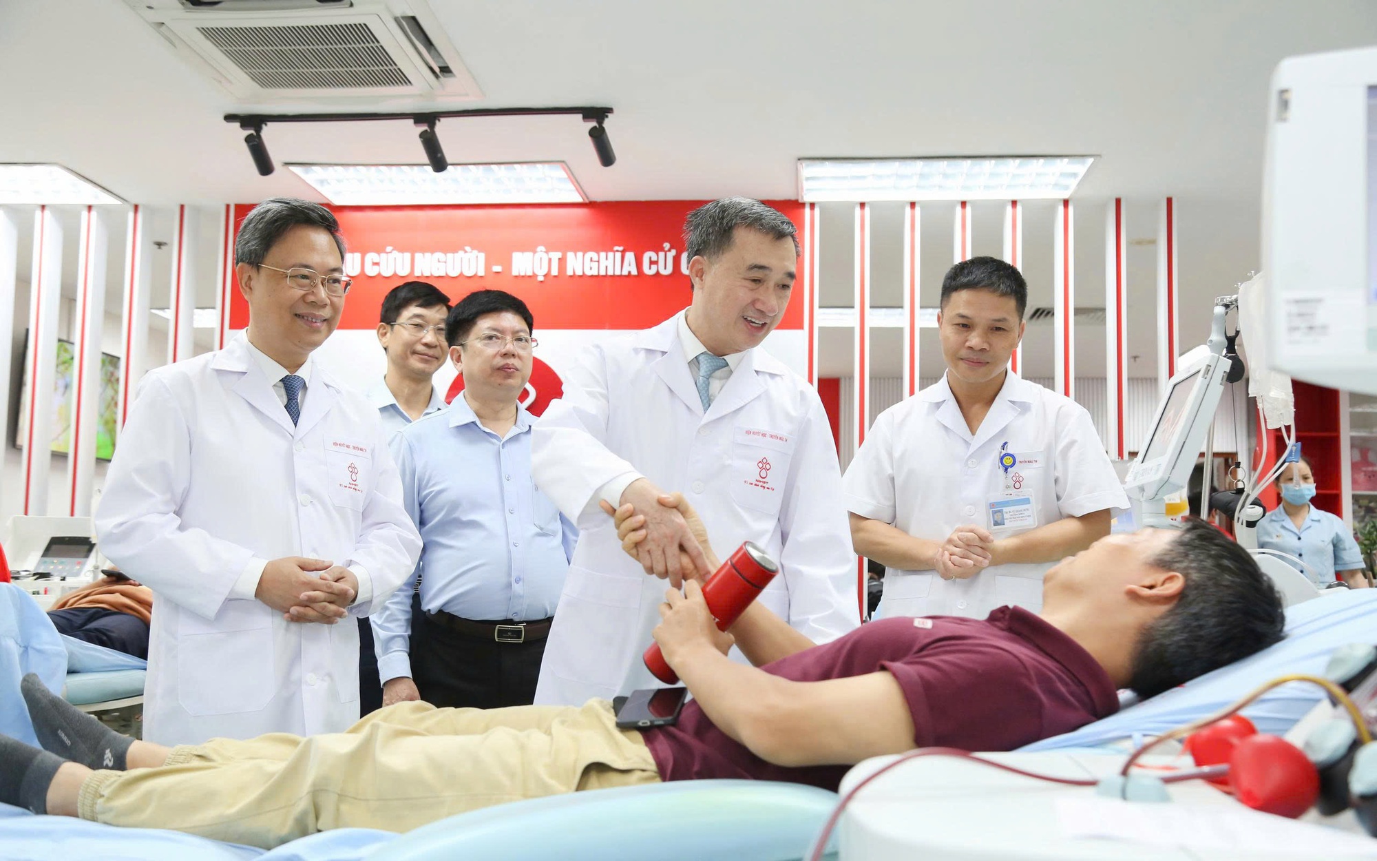 Thứ trưởng Trần Văn Thuấn: Xây dựng "Văn hóa hiến máu tình nguyện" trở thành thói quen, nhiệm thường xuyên của mỗi người dân