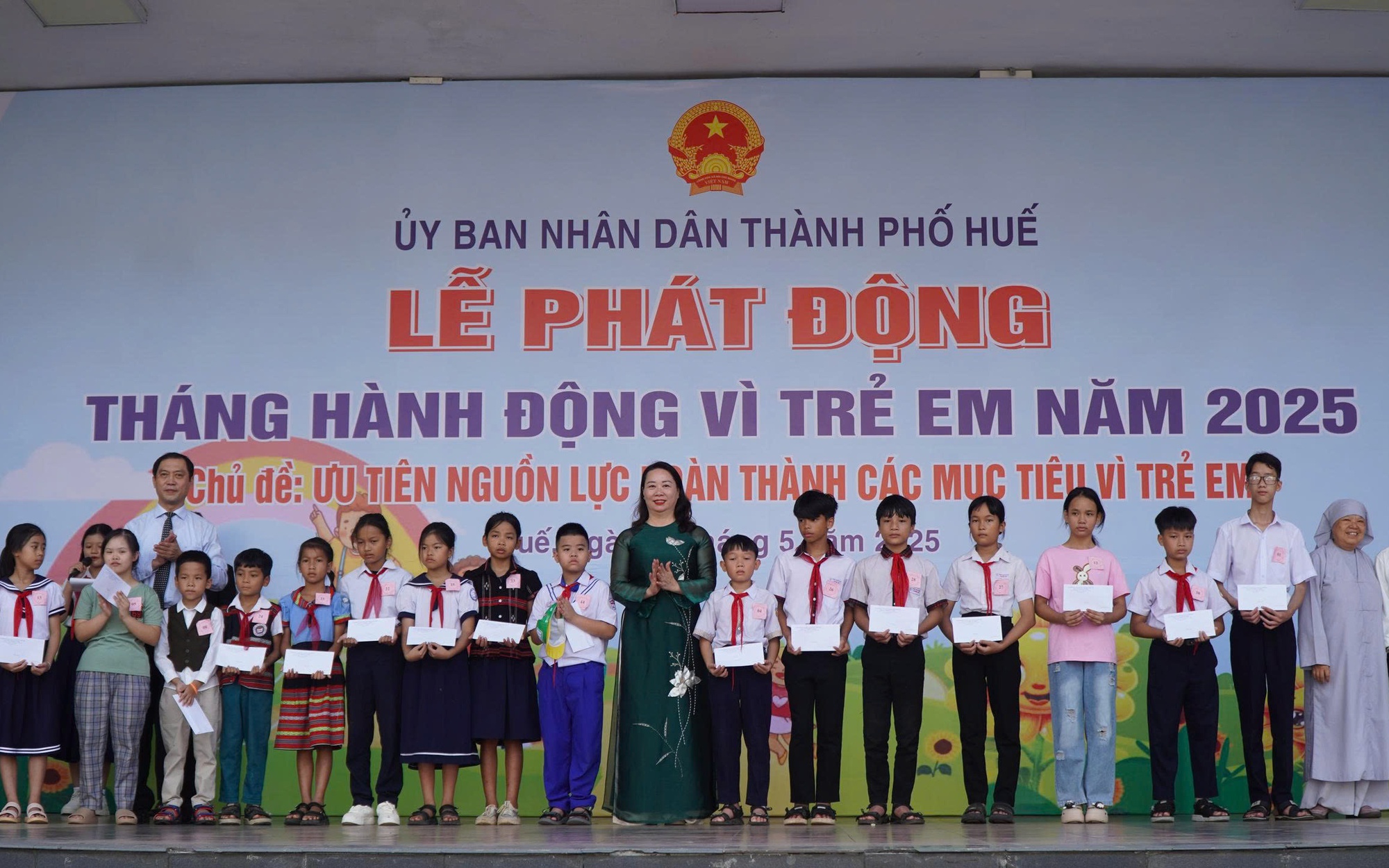 Mạng xã hội phát triển mạnh đặt ra thách thức trong bảo vệ trẻ em trên môi trường mạng