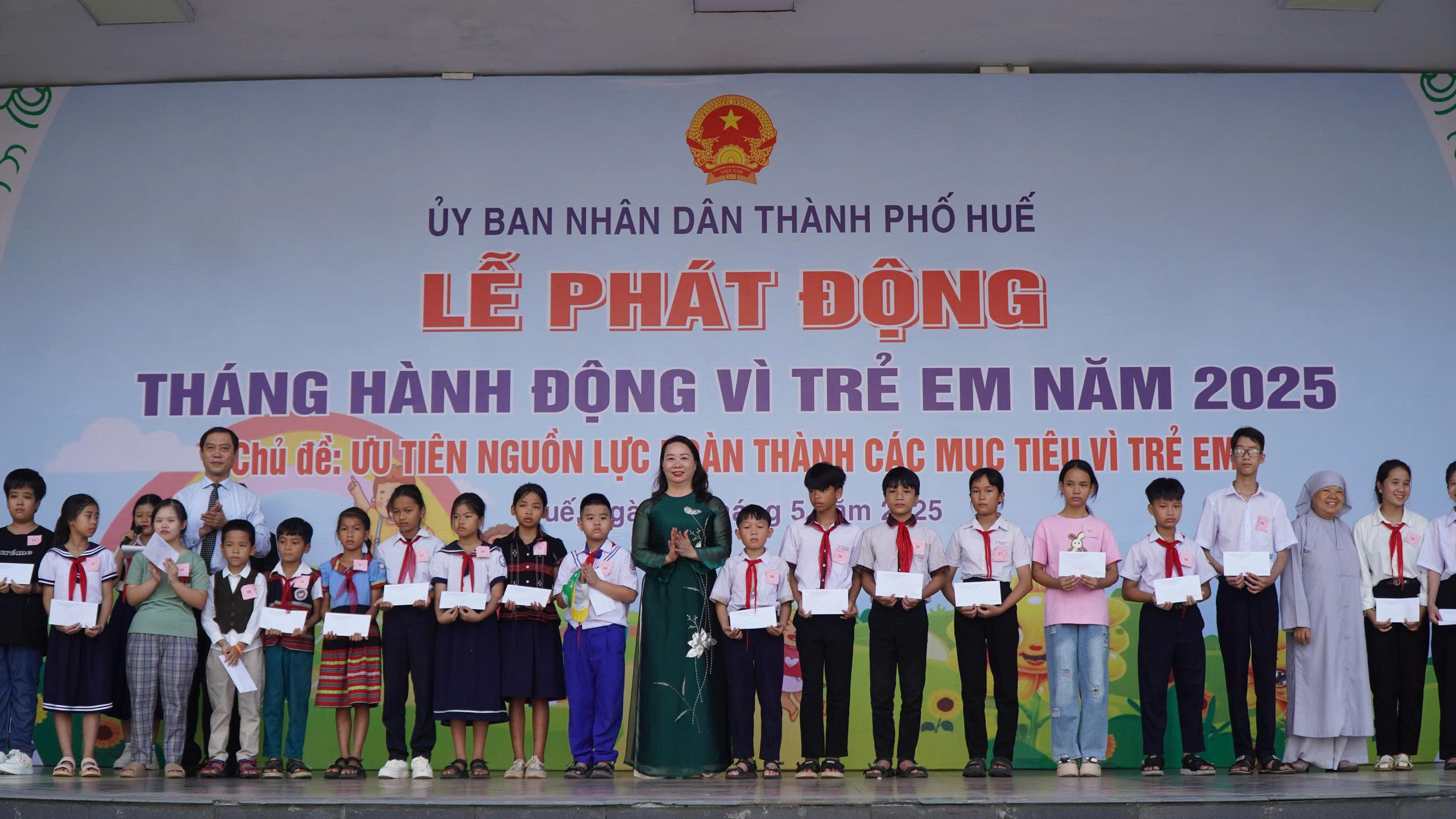 Mạng xã hội phát triển mạnh đặt ra thách thức trong bảo vệ trẻ em trên môi trường mạng- Ảnh 2. Mạng xã hội phát triển mạnh đặt ra thách thức trong bảo vệ trẻ em trên môi trường mạng- Ảnh 2.