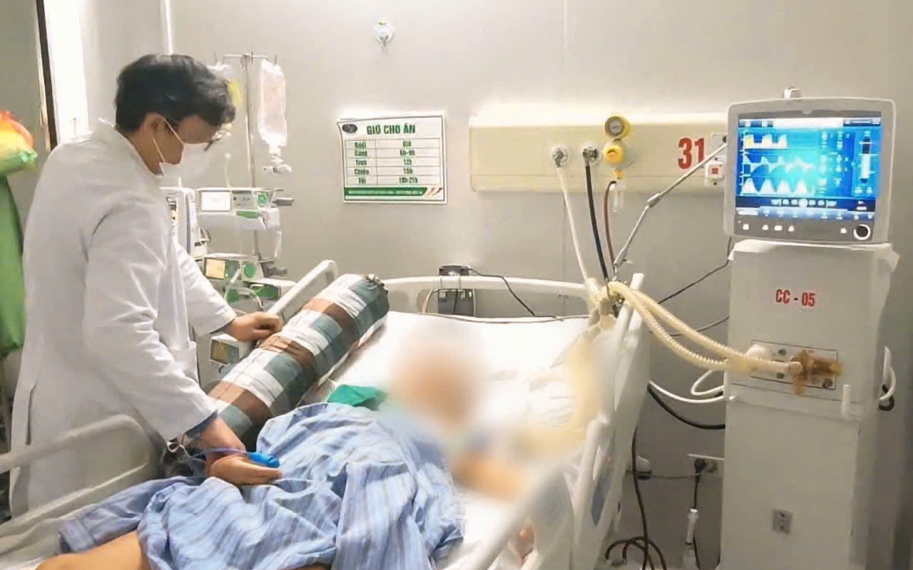 Mắc viêm gan B suốt 20 năm không điều trị, vào viện 1 ngày đành xin về vì quá nguy kịch