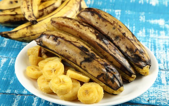5 lợi ích tiềm năng khi ăn chuối luộc
