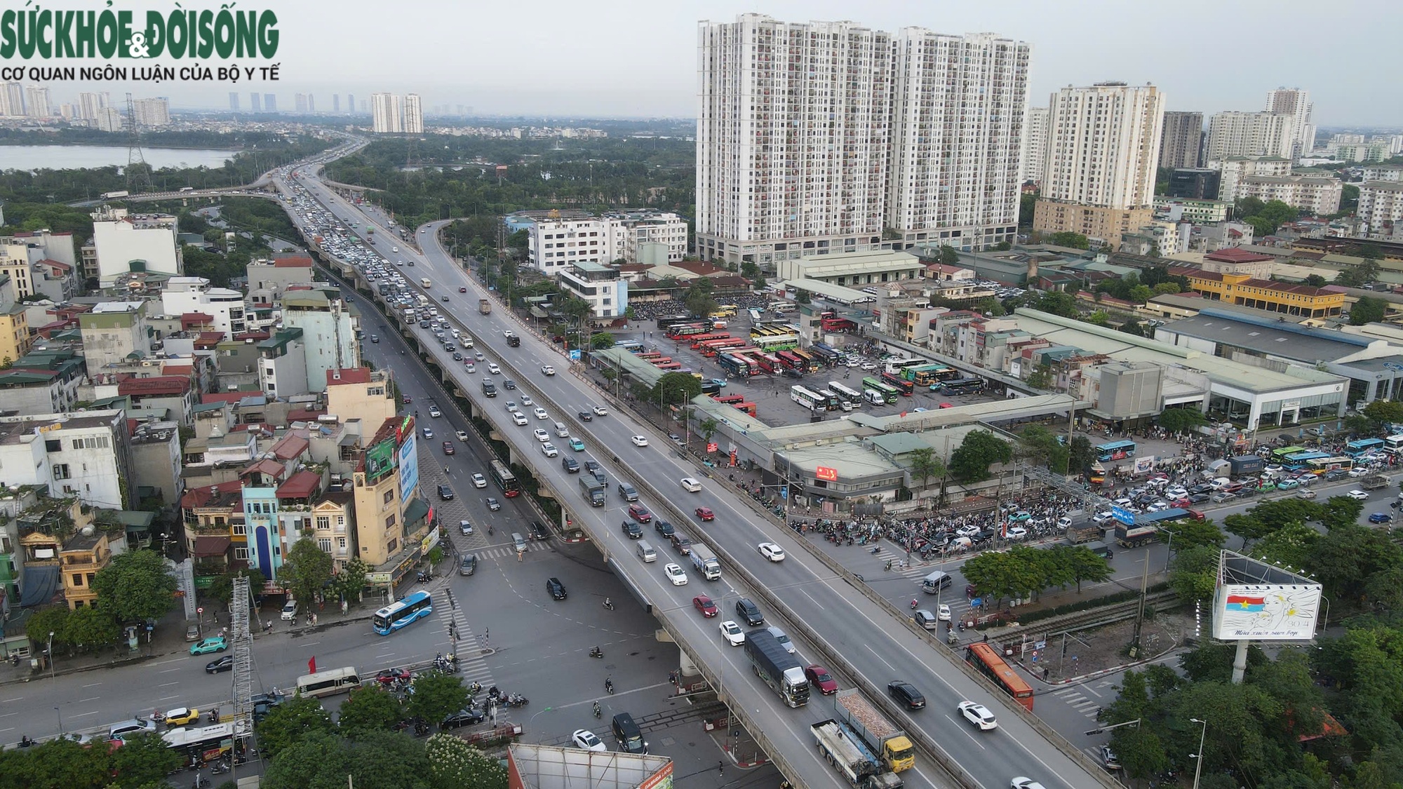 Bất ngờ về giao thông cửa ngõ Hà Nội ngày cuối kỳ nghỉ lễ 30/4 - 1/5- Ảnh 6. Bất ngờ về giao thông cửa ngõ Hà Nội ngày cuối kỳ nghỉ lễ 30/4 - 1/5- Ảnh 6.