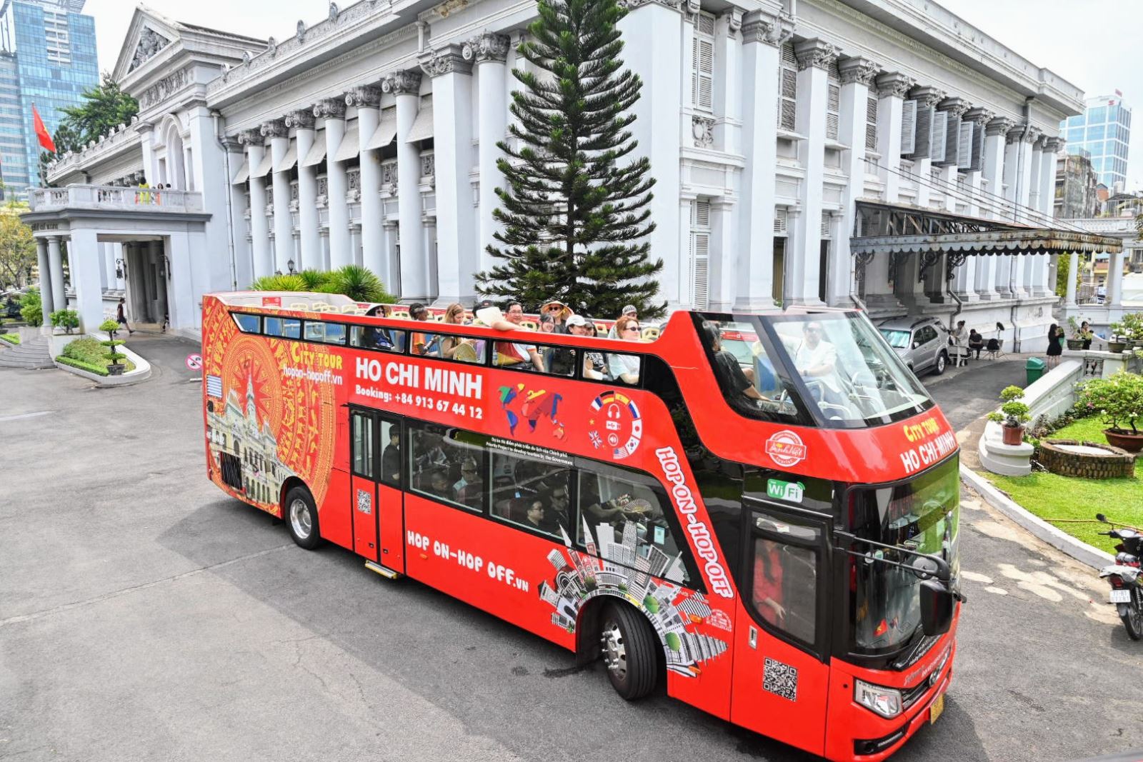 TP Hồ Chí Minh: Du lịch bùng nổ dịp lễ 30/4 lan tỏa tinh thần tự hào dân tộc- Ảnh 5. TP Hồ Chí Minh: Du lịch bùng nổ dịp lễ 30/4 lan tỏa tinh thần tự hào dân tộc- Ảnh 5.