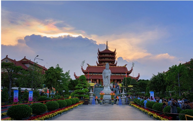 Mây ngũ sắc lại xuất hiện ở TP.HCM 