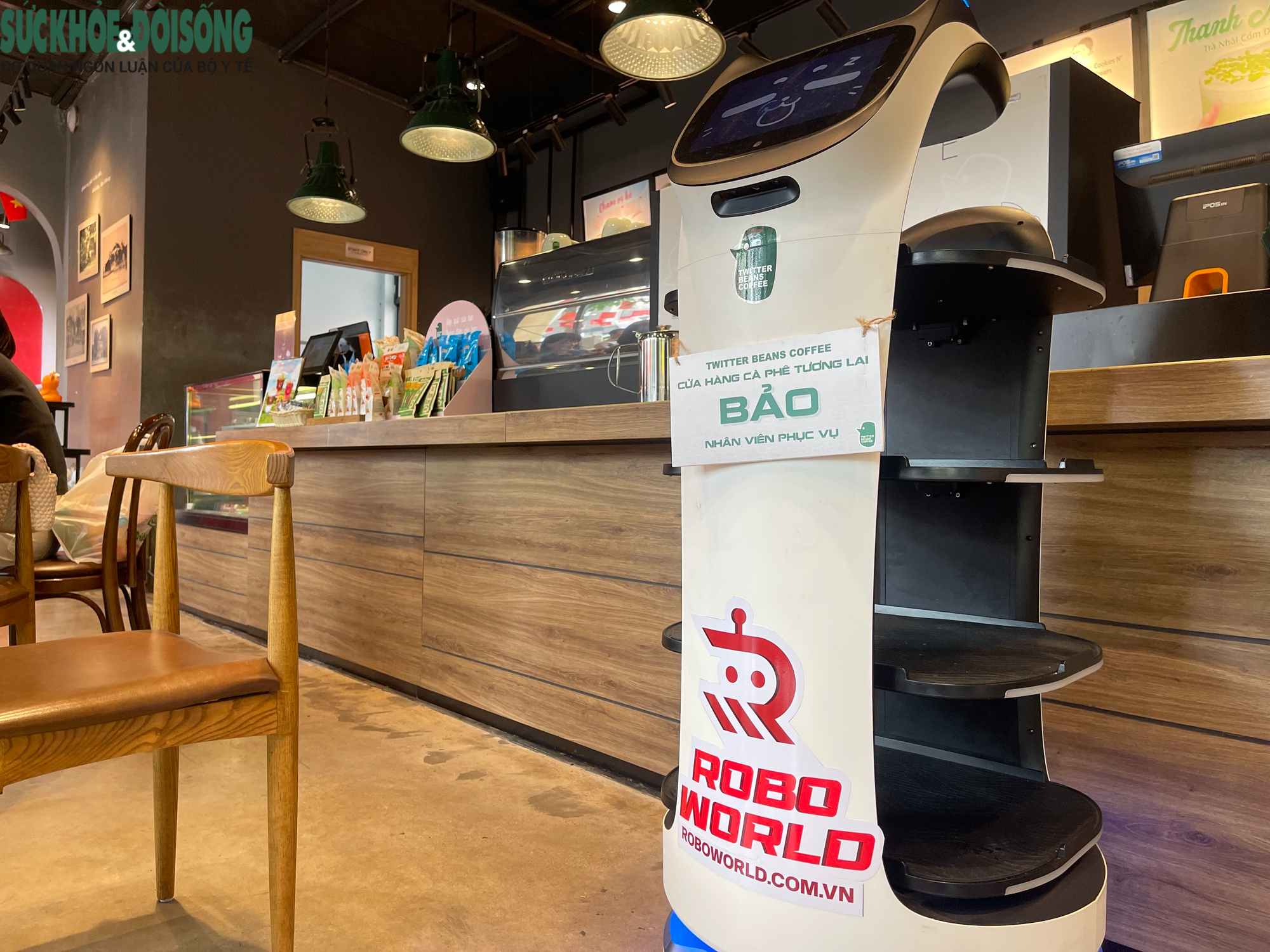 Độc lạ quán cà phê ở Hà Nội có robot pha chế, phục vụ- Ảnh 3. Độc lạ quán cà phê ở Hà Nội có robot pha chế, phục vụ- Ảnh 3.