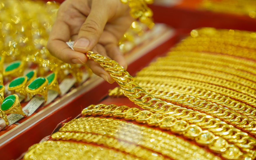 Giá vàng hôm nay ngày 6/5 đồng loạt tăng dữ dội