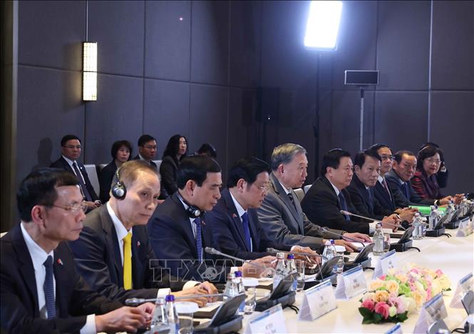 Tổng Bí thư Tô Lâm hội kiến Thủ tướng Kazakhstan- Ảnh 2. Tổng Bí thư Tô Lâm hội kiến Thủ tướng Kazakhstan- Ảnh 2.