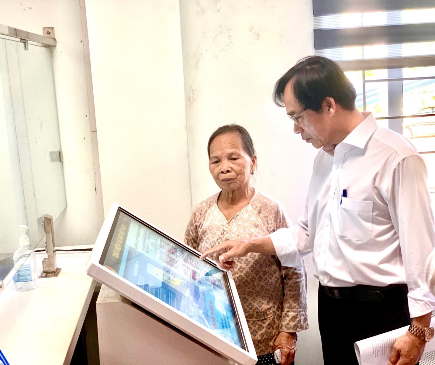 Hướng dẫn cách tính lương tháng hiện hưởng làm căn cứ tính số tiền được hưởng do tinh gọn bộ máy- Ảnh 1. Hướng dẫn cách tính lương tháng hiện hưởng làm căn cứ tính số tiền được hưởng do tinh gọn bộ máy- Ảnh 1.