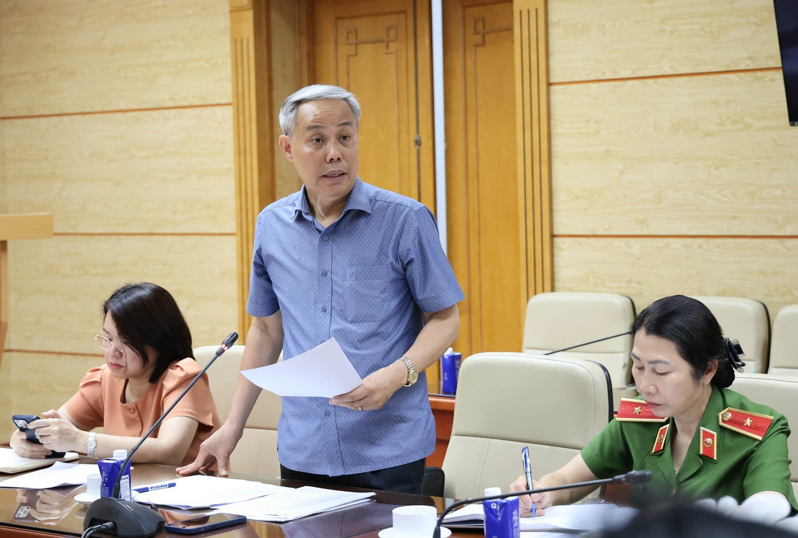 Rà soát lại về thể chế liên quan đến quản lý, đăng ký, tự công bố thuốc, thực phẩm, sữa- Ảnh 4. Rà soát lại về thể chế liên quan đến quản lý, đăng ký, tự công bố thuốc, thực phẩm, sữa- Ảnh 4.
