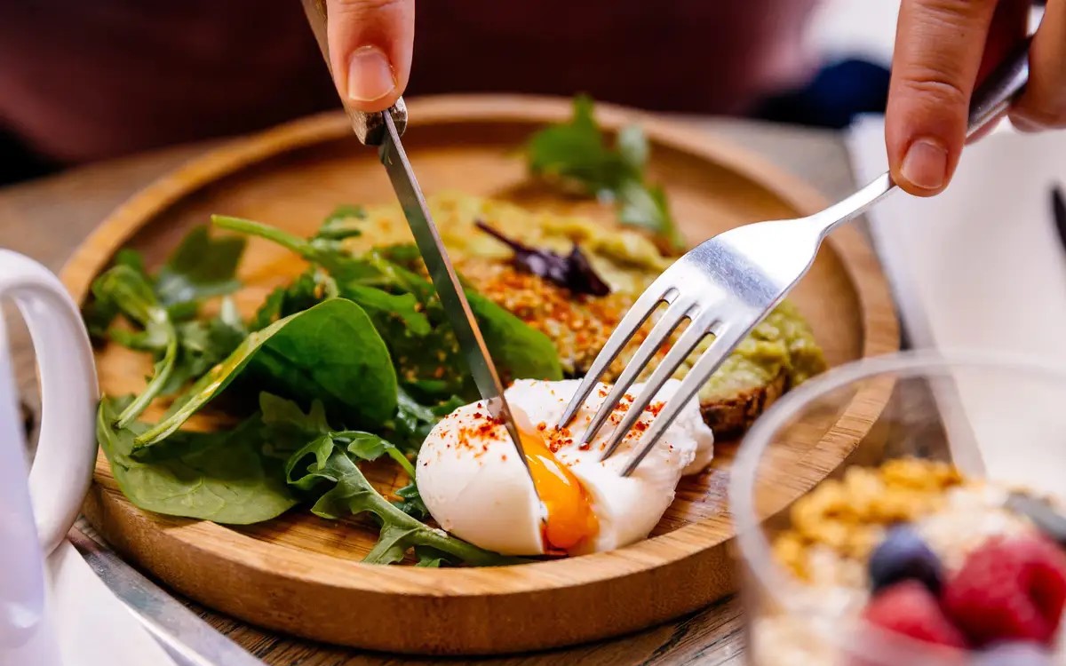 6 thực phẩm nên ăn trước khi uống rượu