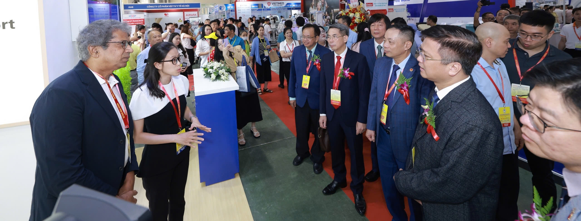 Đề xuất nhiều giải pháp chú trọng phát triển y tế, hướng tới miễn viện phí cho tất cả người dân- Ảnh 3. Đề xuất nhiều giải pháp chú trọng phát triển y tế, hướng tới miễn viện phí cho tất cả người dân- Ảnh 3.