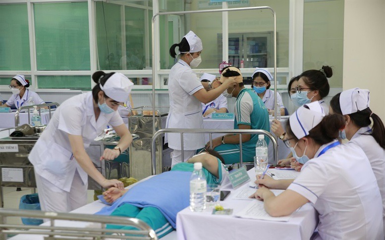 Tin vui: Viên chức y tế và giáo dục không nằm trong phương án giảm 20% biên chế