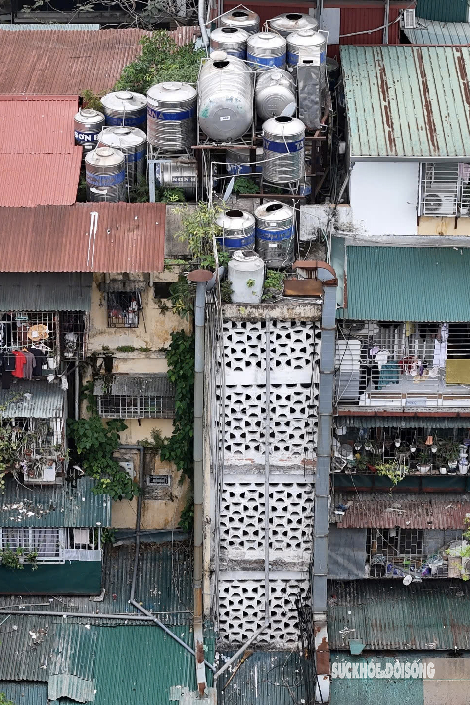 Cận cảnh khu nhà ‘đeo ba lô’ sắp thành cao ốc- Ảnh 10. Cận cảnh khu nhà ‘đeo ba lô’ sắp thành cao ốc- Ảnh 10.