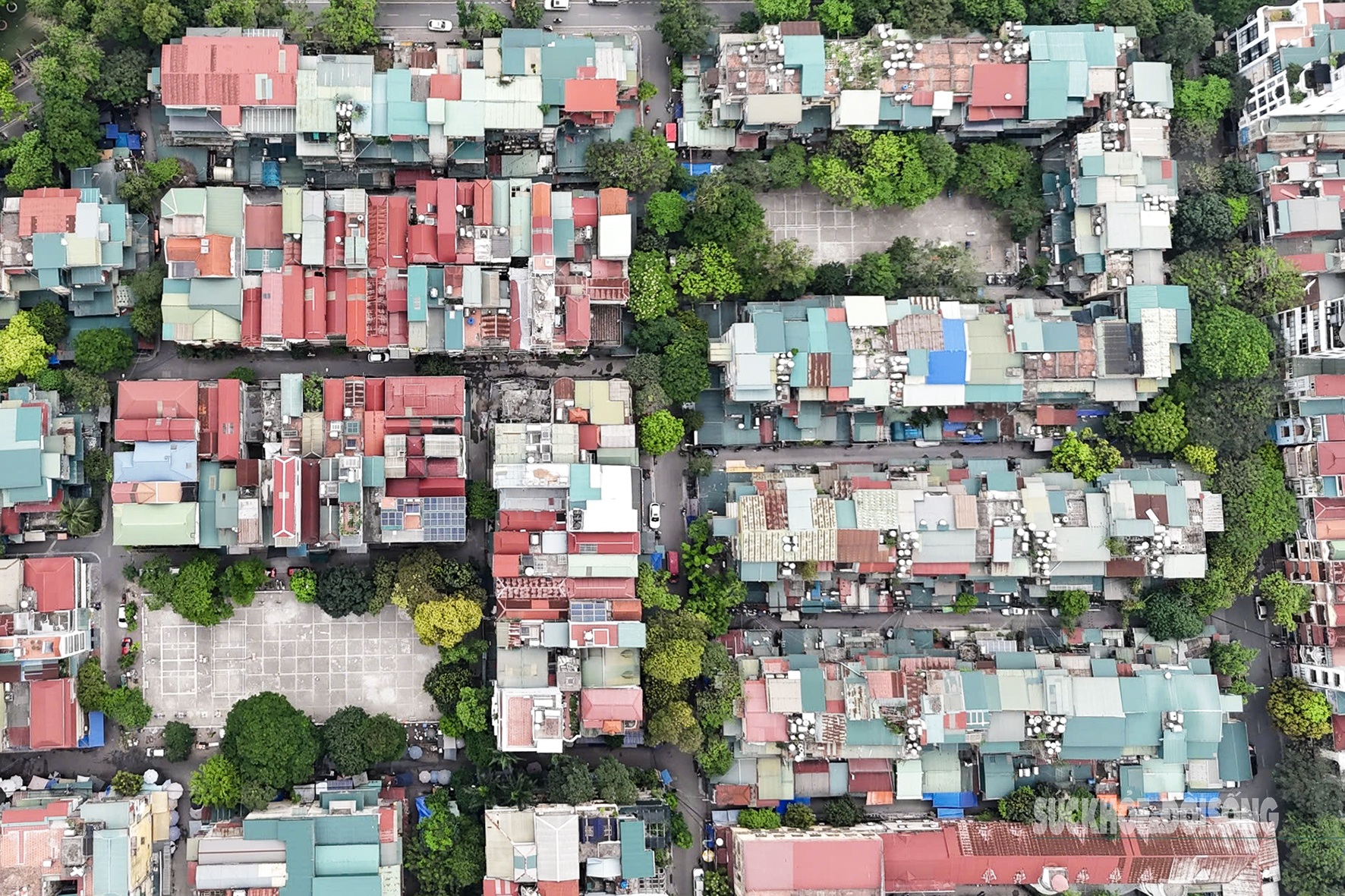 Cận cảnh khu nhà ‘đeo ba lô’ sắp thành cao ốc- Ảnh 1. Cận cảnh khu nhà ‘đeo ba lô’ sắp thành cao ốc- Ảnh 1.