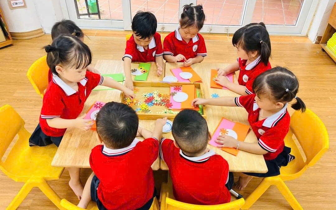 Trường học sau bỏ cấp huyện: Sáp nhập hay giữ nguyên?