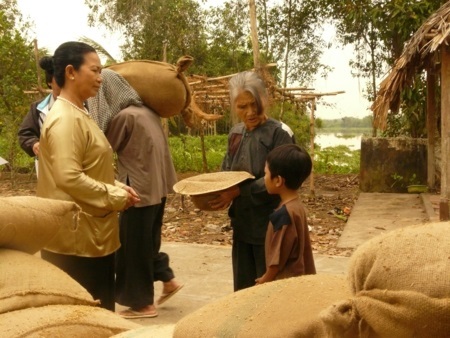 'Cô đào lẳng lơ gian ác' và cuộc đời đẫm nước mắt, tuổi U90 vất vả mưu sinh sống trong nhà trọ- Ảnh 2. 'Cô đào lẳng lơ gian ác' và cuộc đời đẫm nước mắt, tuổi U90 vất vả mưu sinh sống trong nhà trọ- Ảnh 2.