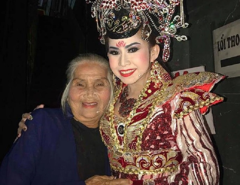 'Cô đào lẳng lơ gian ác' và cuộc đời đẫm nước mắt, tuổi U90 vất vả mưu sinh sống trong nhà trọ- Ảnh 1. 'Cô đào lẳng lơ gian ác' và cuộc đời đẫm nước mắt, tuổi U90 vất vả mưu sinh sống trong nhà trọ- Ảnh 1.