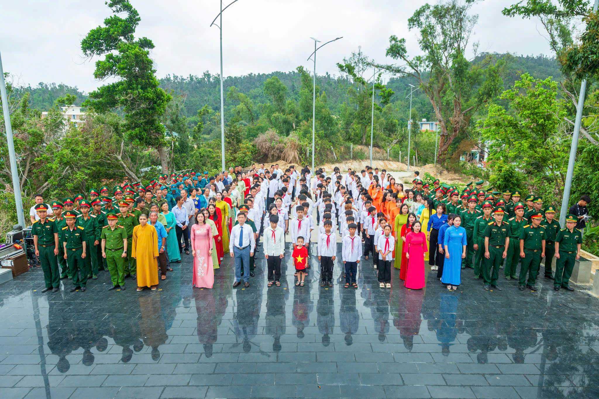 Lễ thượng cờ đặc biệt trên đảo Cô Tô- Ảnh 2. Lễ thượng cờ đặc biệt trên đảo Cô Tô- Ảnh 2.