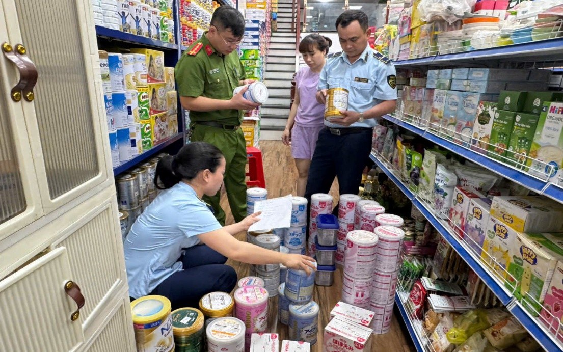 Phát hiện và thu giữ gần 200 sản phẩm sữa nhập lậu dành cho trẻ em