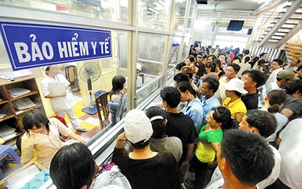 Từ hôm nay 1/6, ngừng cấp thẻ BHYT giấy, người dân khám chữa bệnh bằng cách nào?