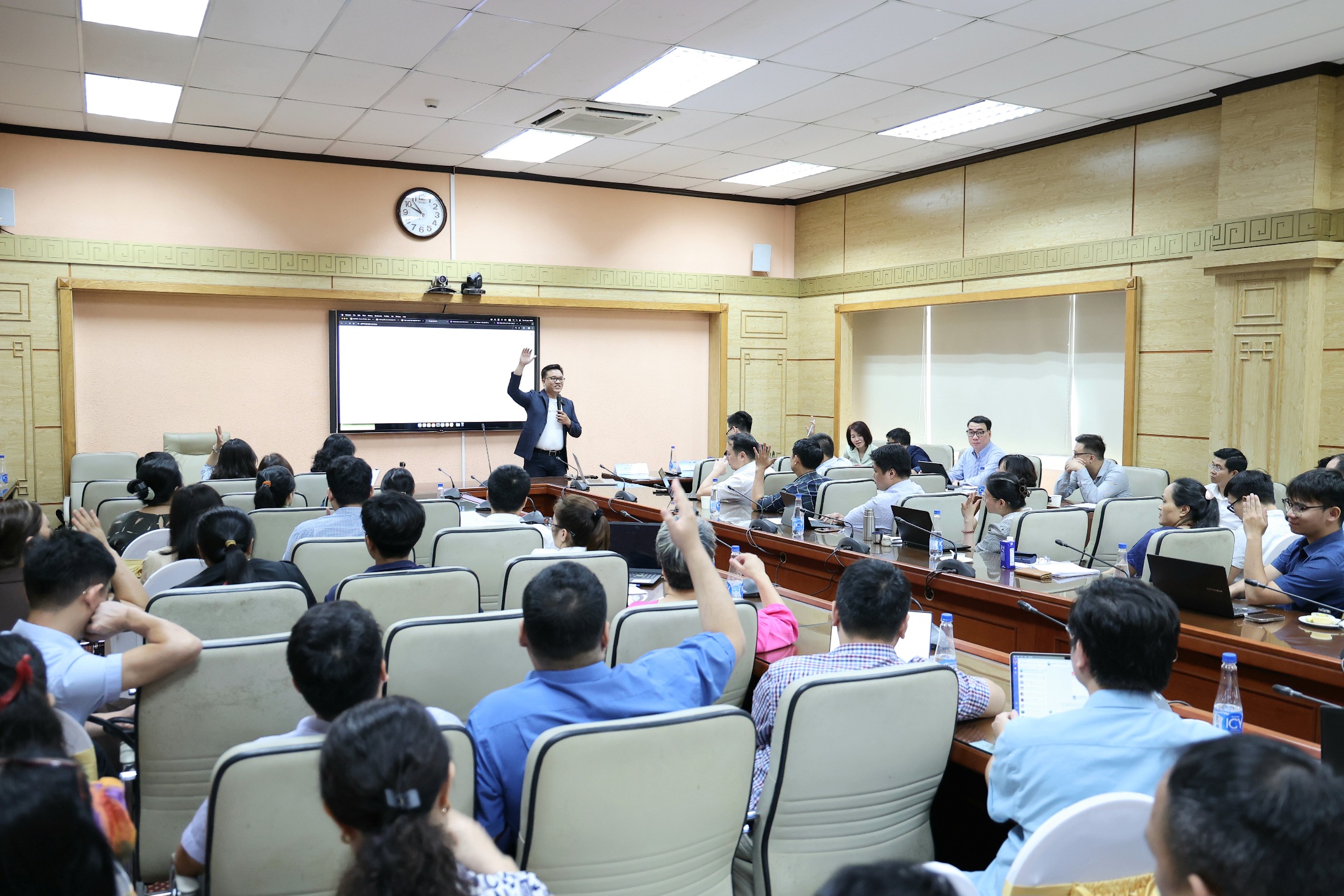 Nâng cao năng lực ứng dụng trí tuệ nhân tạo cho 15.000 nhân viên y tế Việt Nam- Ảnh 2. Nâng cao năng lực ứng dụng trí tuệ nhân tạo cho 15.000 nhân viên y tế Việt Nam- Ảnh 2.