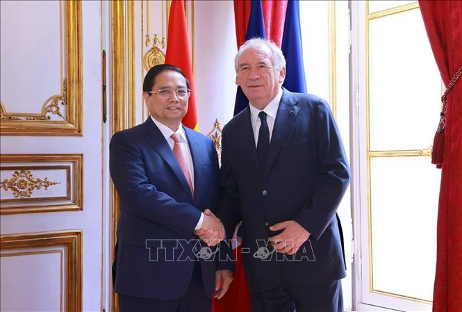 Thủ tướng Phạm Minh Chính hội đàm với Thủ tướng Pháp Francois Bayrou- Ảnh 1.
