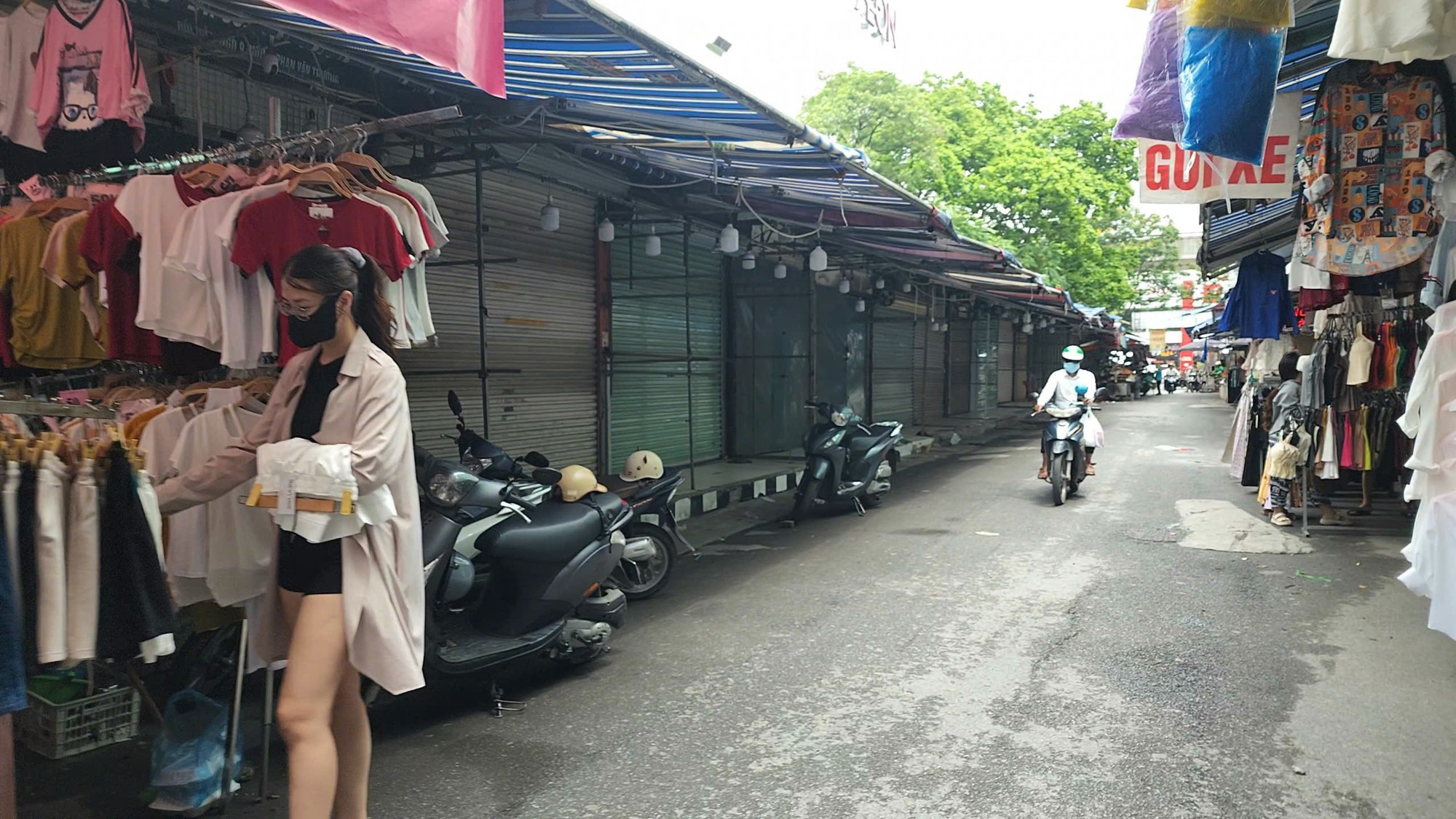 "Chợ sinh viên" nhà Xanh vắng lặng- Ảnh 9. "Chợ sinh viên" nhà Xanh vắng lặng- Ảnh 9.
