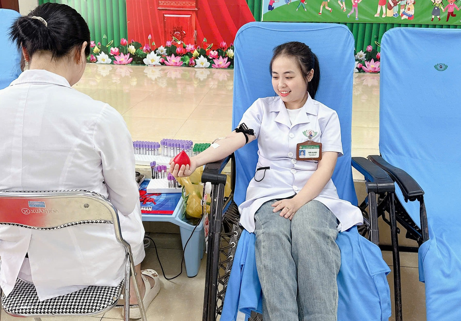 Thiếu máu, chế phẩm máu ngày càng trầm trọng ở Nghệ An- Ảnh 6. Thiếu máu, chế phẩm máu ngày càng trầm trọng ở Nghệ An- Ảnh 6.