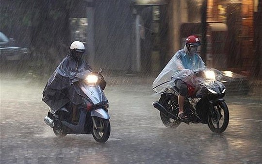 Bão số 1 giật cấp 13 trên Biển Đông, nhiều khu vực mưa lớn