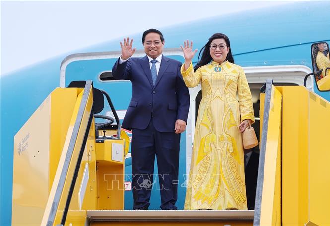 Thủ tướng Phạm Minh Chính tới Stockholm, bắt đầu thăm chính thức Thụy Điển- Ảnh 1. Thủ tướng Phạm Minh Chính tới Stockholm, bắt đầu thăm chính thức Thụy Điển- Ảnh 1.