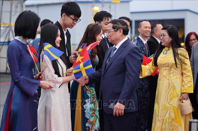 Thủ tướng Phạm Minh Chính tới Stockholm, bắt đầu thăm chính thức Thụy Điển- Ảnh 3. Thủ tướng Phạm Minh Chính tới Stockholm, bắt đầu thăm chính thức Thụy Điển- Ảnh 3.