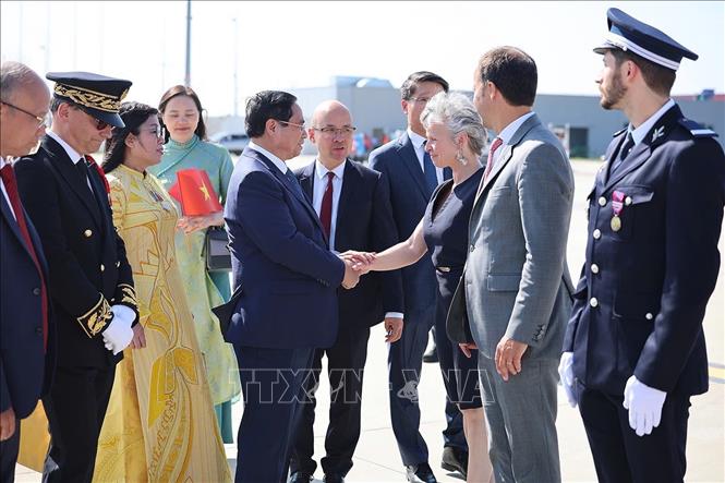 Thủ tướng Phạm Minh Chính và Phu nhân kết thúc chuyến thăm và làm việc tại Cộng hoà Pháp- Ảnh 4. Thủ tướng Phạm Minh Chính và Phu nhân kết thúc chuyến thăm và làm việc tại Cộng hoà Pháp- Ảnh 4.