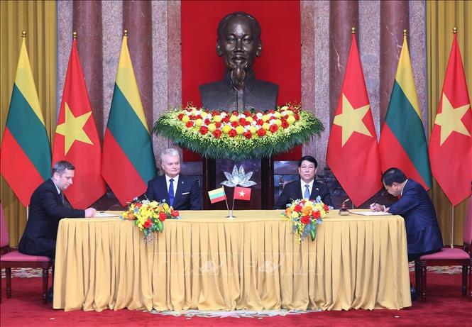 Chủ tịch nước Lương Cường và Tổng thống Litva chứng kiến lễ ký kết các văn kiện hợp tác- Ảnh 2. Chủ tịch nước Lương Cường và Tổng thống Litva chứng kiến lễ ký kết các văn kiện hợp tác- Ảnh 2.