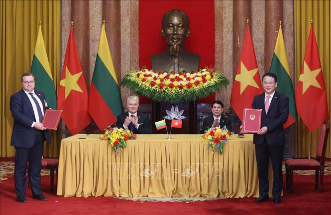 Chủ tịch nước Lương Cường và Tổng thống Litva chứng kiến lễ ký kết các văn kiện hợp tác- Ảnh 7. Chủ tịch nước Lương Cường và Tổng thống Litva chứng kiến lễ ký kết các văn kiện hợp tác- Ảnh 7.