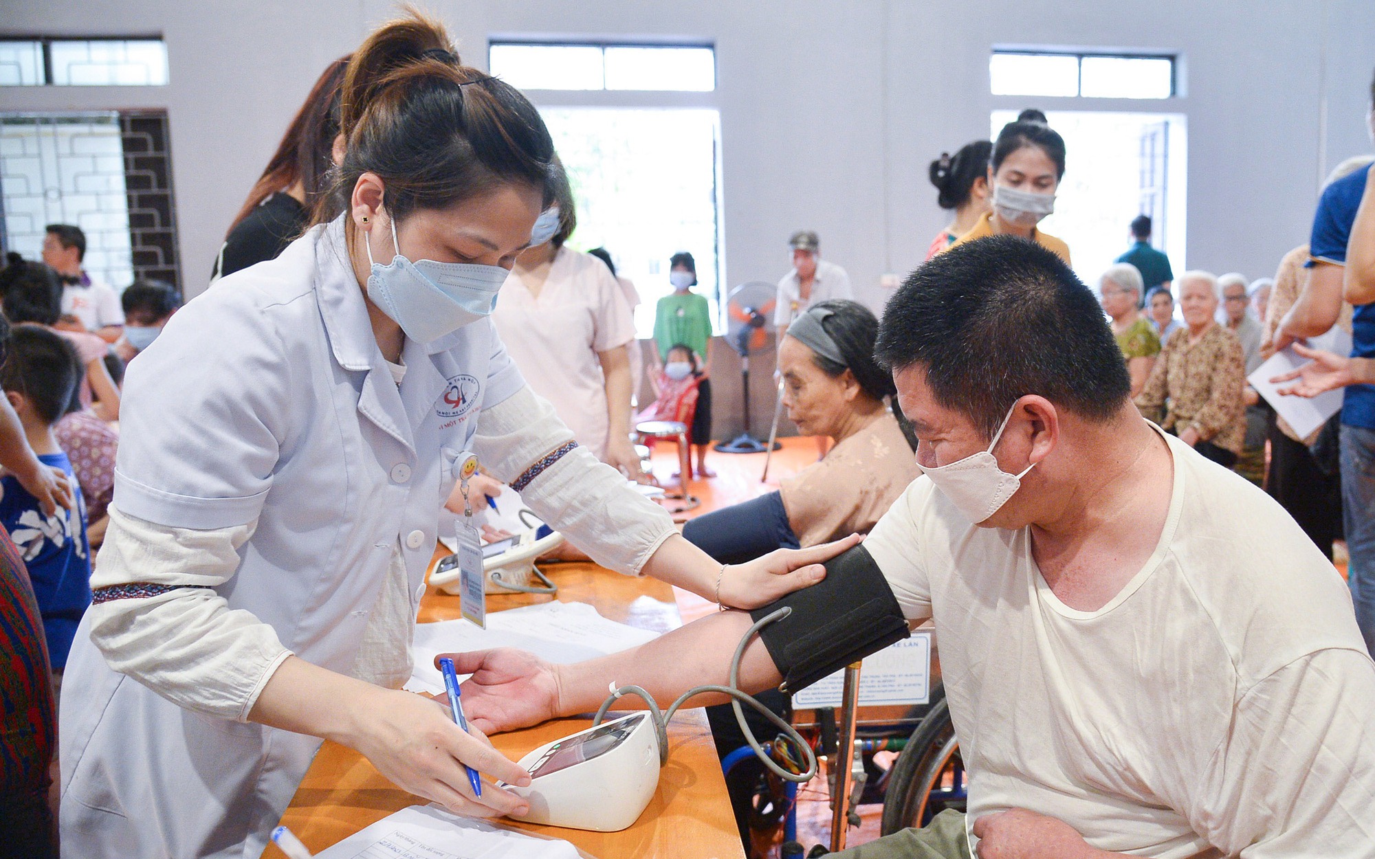 Bộ Y tế quy định thẩm quyền của chính quyền địa phương hai cấp lĩnh vực bảo trợ và phòng, chống tệ nạn xã hội