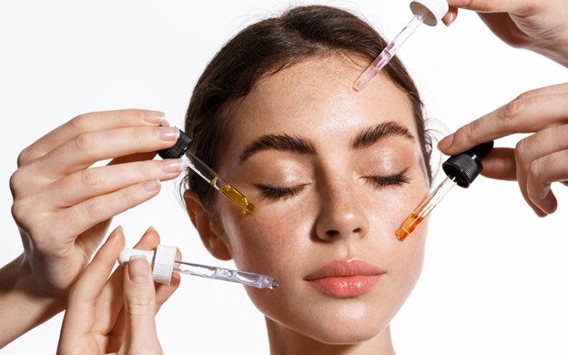 Những sản phẩm cần tránh kết hợp với retinoid/retinol trong chăm sóc da