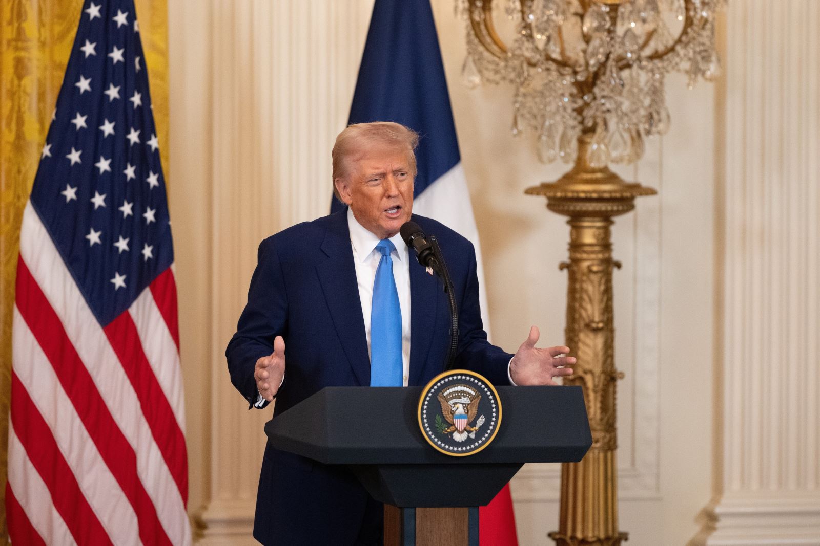 Tổng thống Trump bác bỏ liên quan đến vụ Israel không kích Iran, cảnh báo đáp trả mạnh nếu bị tấn công- Ảnh 1. Tổng thống Trump bác bỏ liên quan đến vụ Israel không kích Iran, cảnh báo đáp trả mạnh nếu bị tấn công- Ảnh 1.