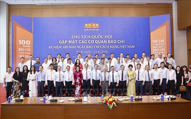 Chủ tịch Quốc hội: Báo chí đưa hơi thở cuộc sống, tâm nguyện của cử tri đến với nghị trường- Ảnh 12. Chủ tịch Quốc hội: Báo chí đưa hơi thở cuộc sống, tâm nguyện của cử tri đến với nghị trường- Ảnh 12.