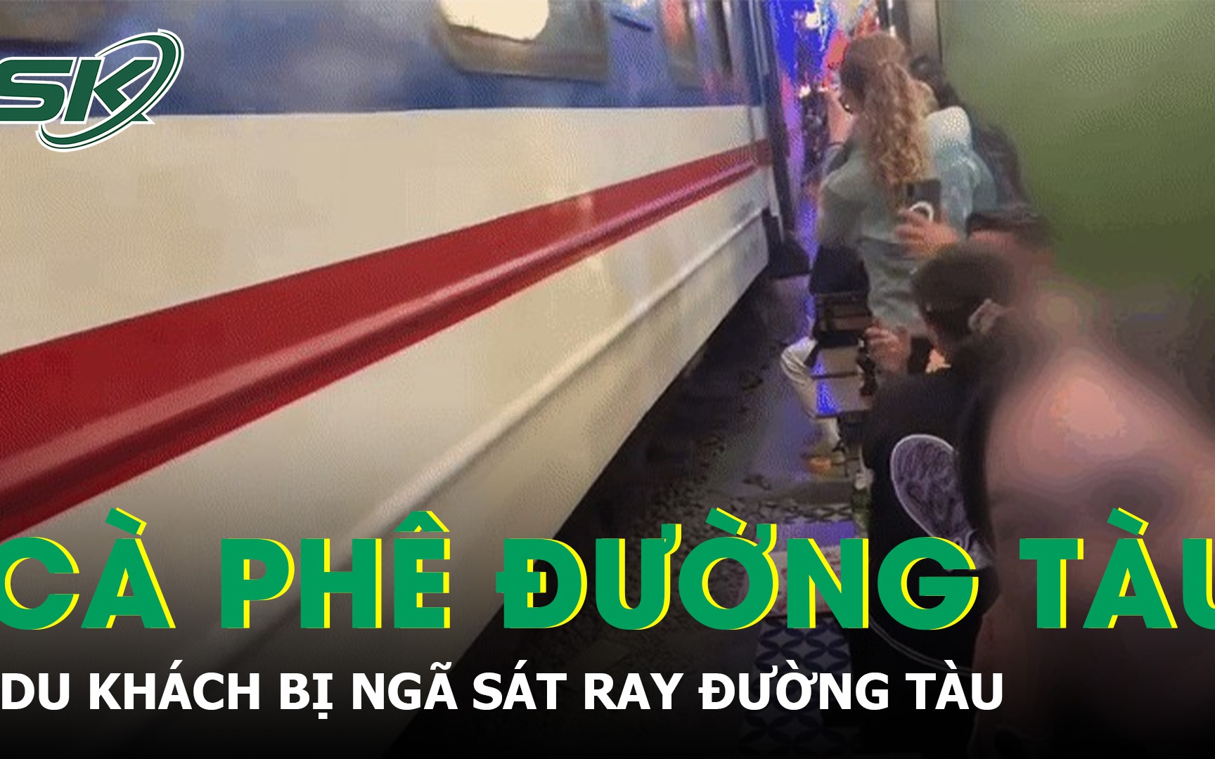 Hà Nội ra quân xử lý phố cà phê đường tàu sau sự cố du khách ngã sát ray tàu