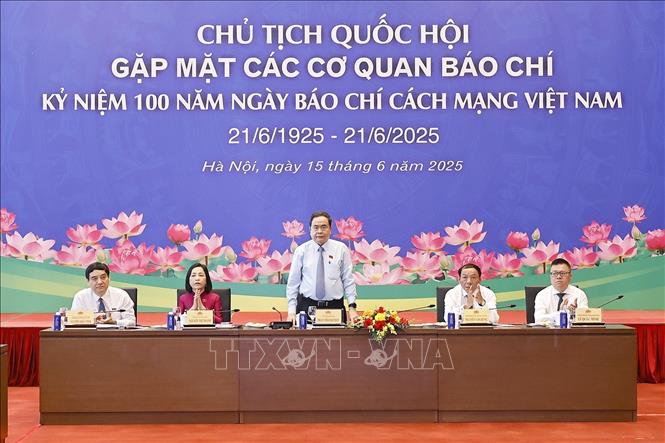 Chủ tịch Quốc hội: Báo chí đưa hơi thở cuộc sống, tâm nguyện của cử tri đến với nghị trường- Ảnh 1. Chủ tịch Quốc hội: Báo chí đưa hơi thở cuộc sống, tâm nguyện của cử tri đến với nghị trường- Ảnh 1.