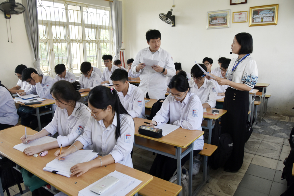 Những thí sinh nào ở Quảng Ninh được ăn, nghỉ miễn phí tại Kỳ thi tốt nghiệp THPT?- Ảnh 1. Những thí sinh nào ở Quảng Ninh được ăn, nghỉ miễn phí tại Kỳ thi tốt nghiệp THPT?- Ảnh 1.