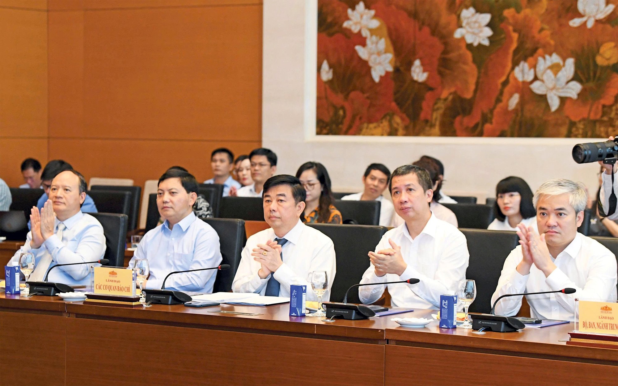 Chủ tịch Quốc hội Trần Thanh Mẫn gặp mặt các cơ quan báo chí - Ảnh 22.