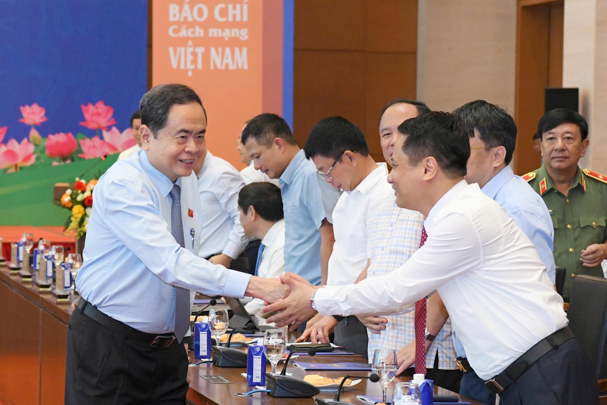 Chủ tịch Quốc hội Trần Thanh Mẫn gặp mặt các cơ quan báo chí - Ảnh 6.