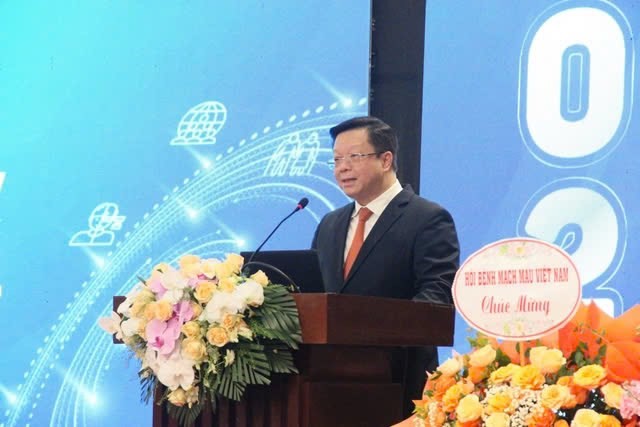 Ra mắt Chi hội Bệnh Tĩnh mạch Việt Nam – 'Bài toán' suy giãn tĩnh mạch trong cộng đồng được quan tâm xứng đáng- Ảnh 3. Ra mắt Chi hội Bệnh Tĩnh mạch Việt Nam – 'Bài toán' suy giãn tĩnh mạch trong cộng đồng được quan tâm xứng đáng- Ảnh 3.