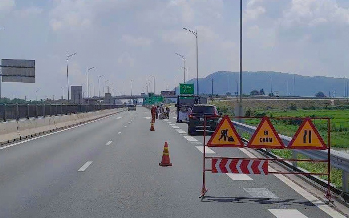 CSGT nói lý do xuất hiện trên cao tốc Vĩnh Hảo - Phan Thiết và  ra hiệu dừng xe- Ảnh 2.