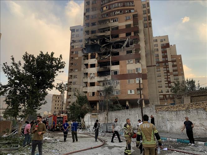 Căng thẳng Israel-Iran: 18 công dân Việt Nam đã được sơ tán khỏi Iran- Ảnh 1. Căng thẳng Israel-Iran: 18 công dân Việt Nam đã được sơ tán khỏi Iran- Ảnh 1.