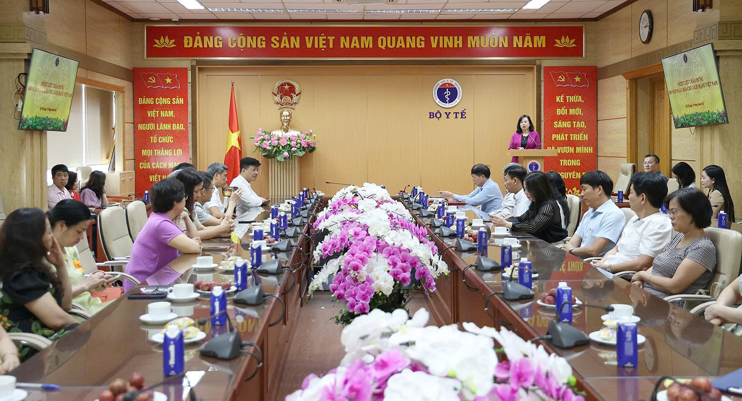 Lãnh đạo Bộ Y tế chúc mừng các cơ quan báo chí, truyền thông của ngành nhân Kỷ niệm 100 Ngày Báo chí cách mạng Việt Nam- Ảnh 2. Lãnh đạo Bộ Y tế chúc mừng các cơ quan báo chí, truyền thông của ngành nhân Kỷ niệm 100 Ngày Báo chí cách mạng Việt Nam- Ảnh 2.